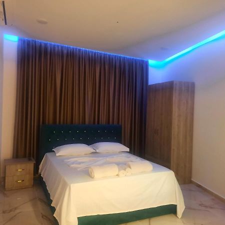 Hotel Megniar Lushnjë 外观 照片
