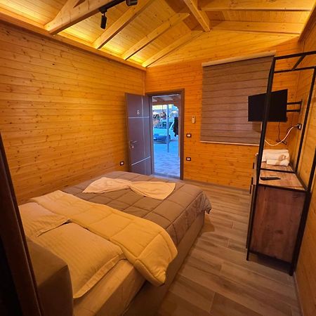 Hotel Megniar Lushnjë 外观 照片
