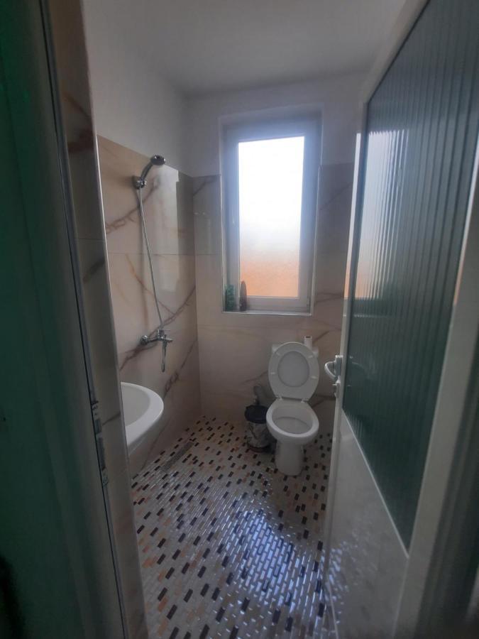 Hotel Megniar Lushnjë 外观 照片