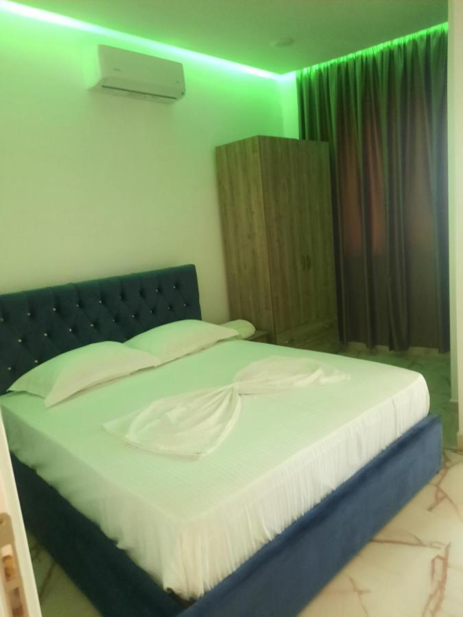 Hotel Megniar Lushnjë 外观 照片