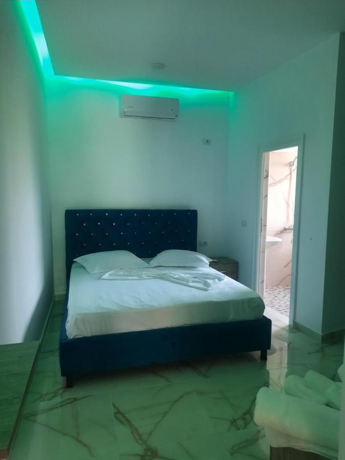 Hotel Megniar Lushnjë 外观 照片