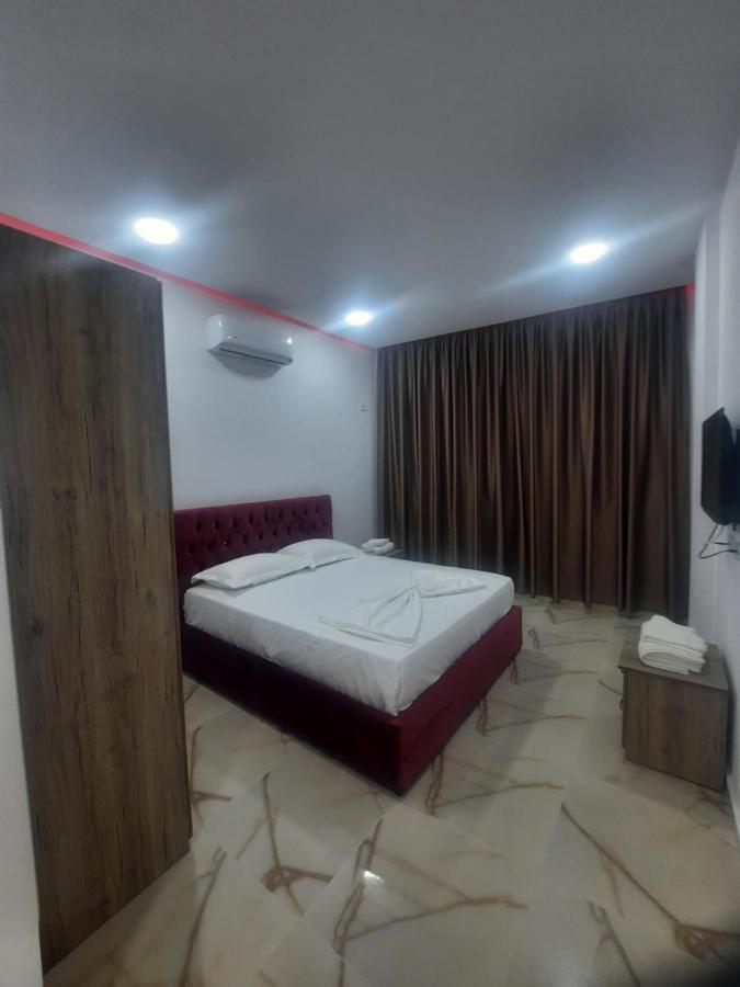 Hotel Megniar Lushnjë 外观 照片