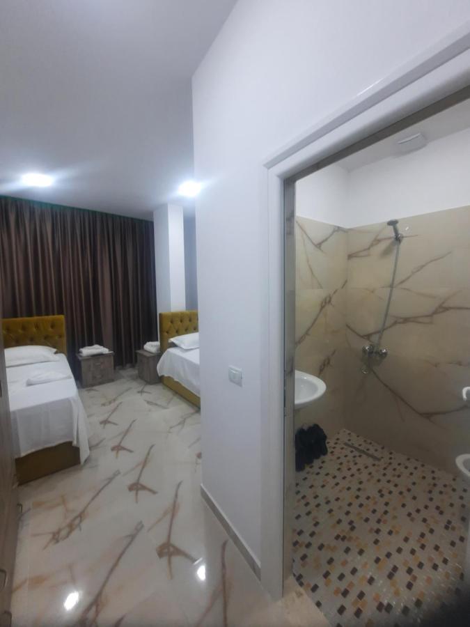 Hotel Megniar Lushnjë 外观 照片