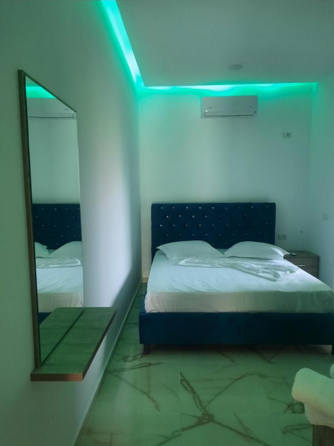 Hotel Megniar Lushnjë 外观 照片
