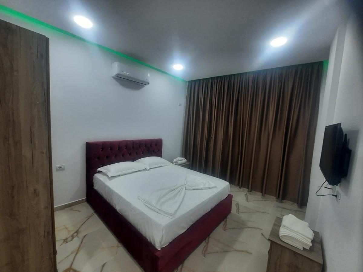 Hotel Megniar Lushnjë 外观 照片