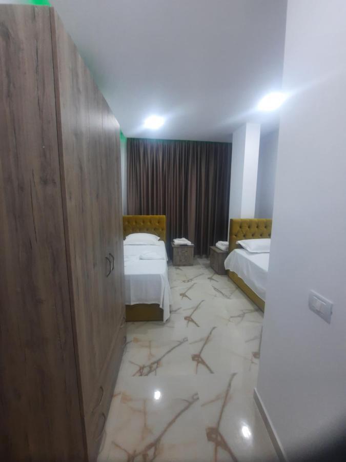 Hotel Megniar Lushnjë 外观 照片