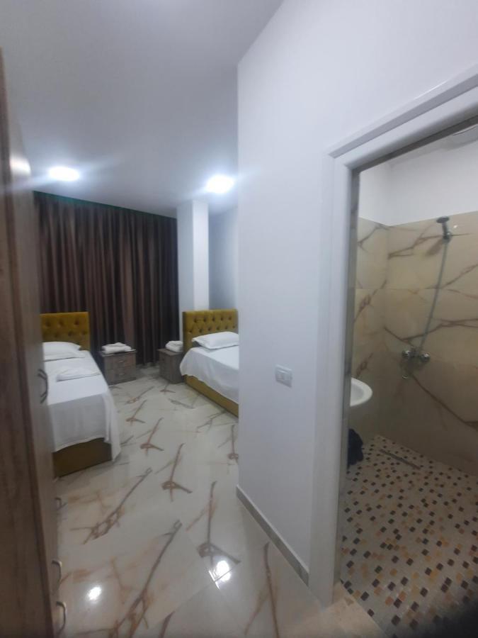 Hotel Megniar Lushnjë 外观 照片