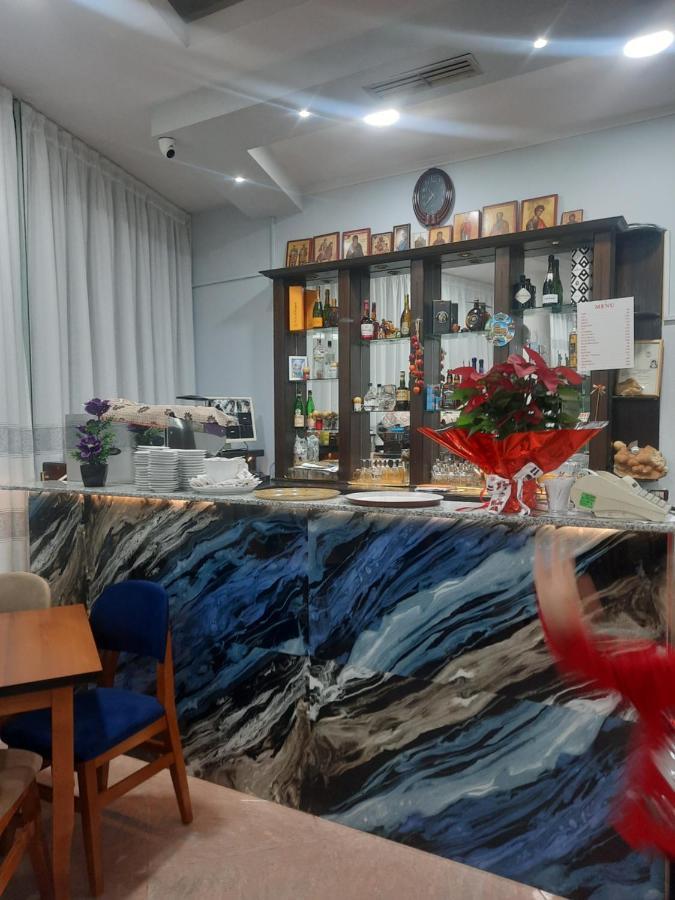Hotel Megniar Lushnjë 外观 照片