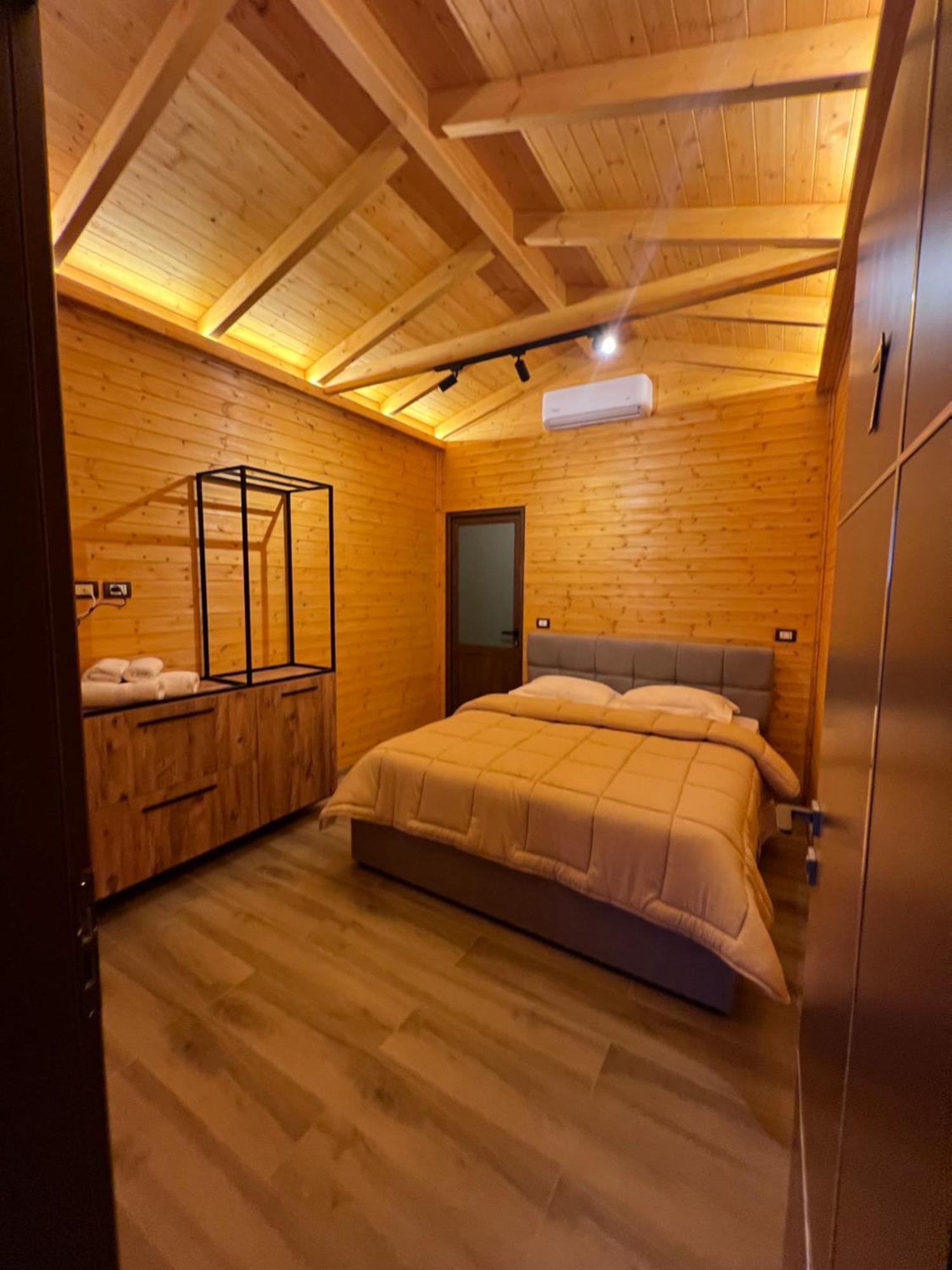 Hotel Megniar Lushnjë 外观 照片