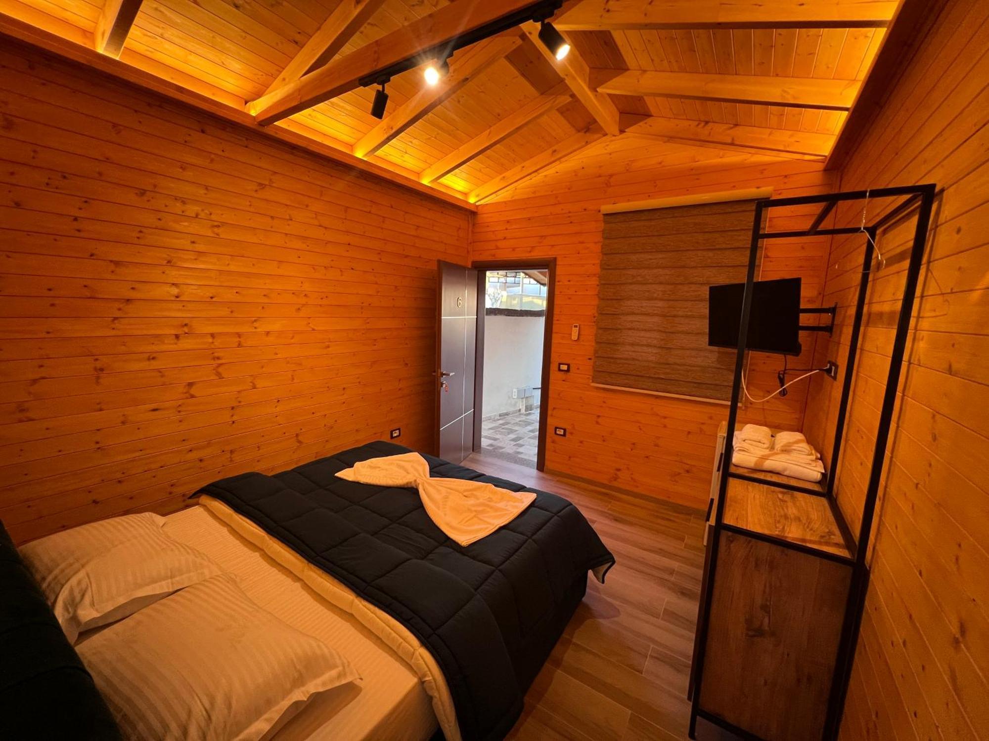 Hotel Megniar Lushnjë 外观 照片